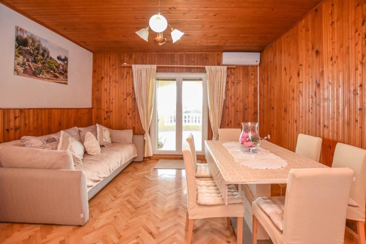 ביוגראד נה מורו Apartments Dandelion מראה חיצוני תמונה