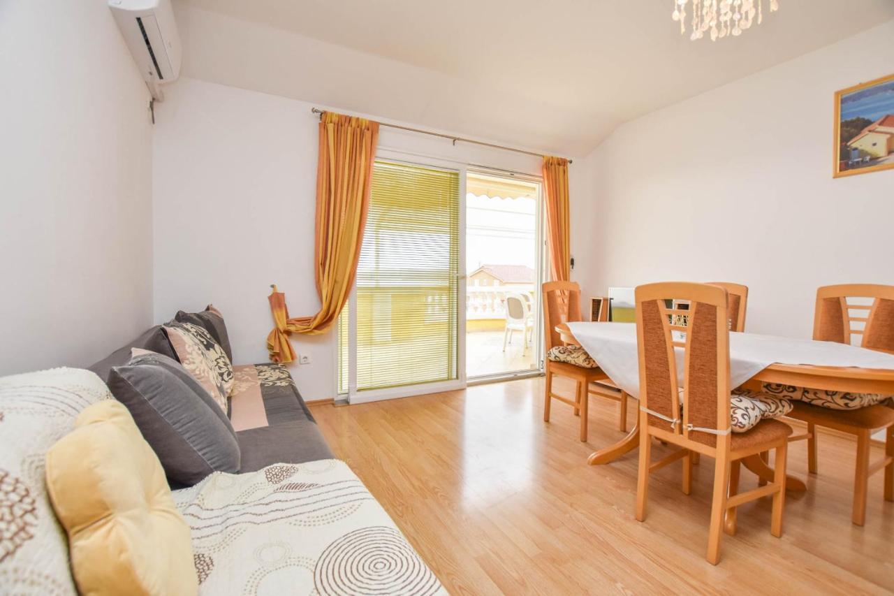 ביוגראד נה מורו Apartments Dandelion מראה חיצוני תמונה