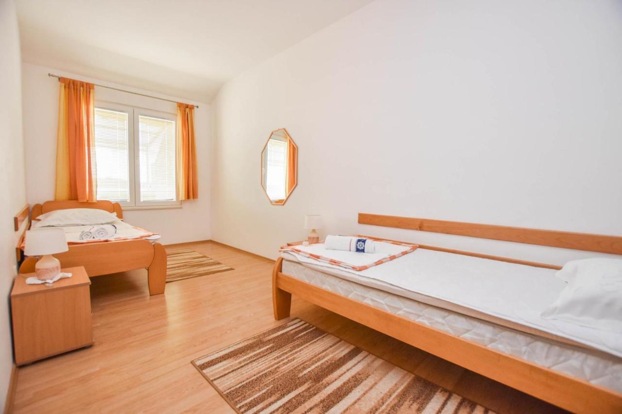 ביוגראד נה מורו Apartments Dandelion מראה חיצוני תמונה