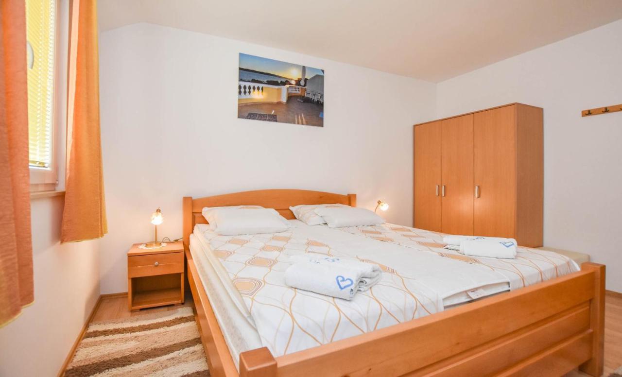 ביוגראד נה מורו Apartments Dandelion מראה חיצוני תמונה